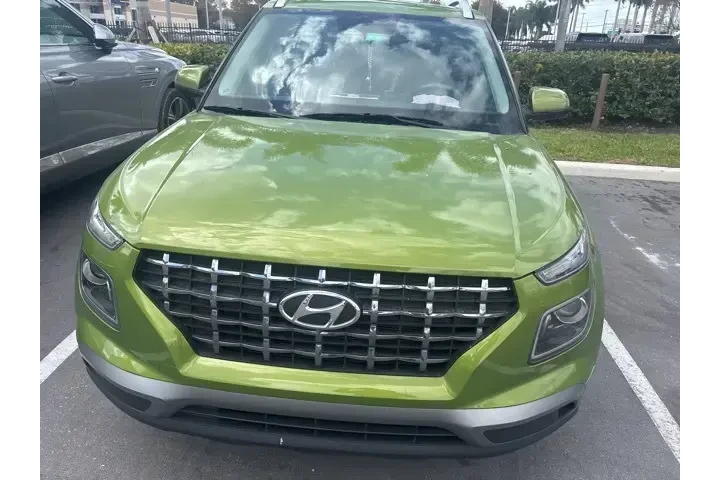 $14774 : Hyundai VENUE 2023 SEL 4dr C image 2