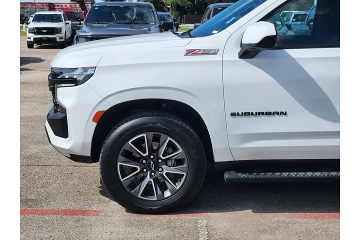 Chevrolet Suburban 2023 4x4 image 5