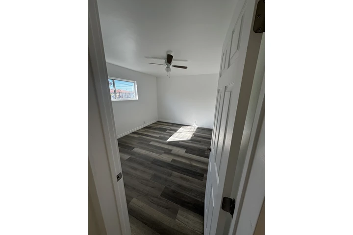 $2400 : Apartamento de Renta Bellflowe image 5