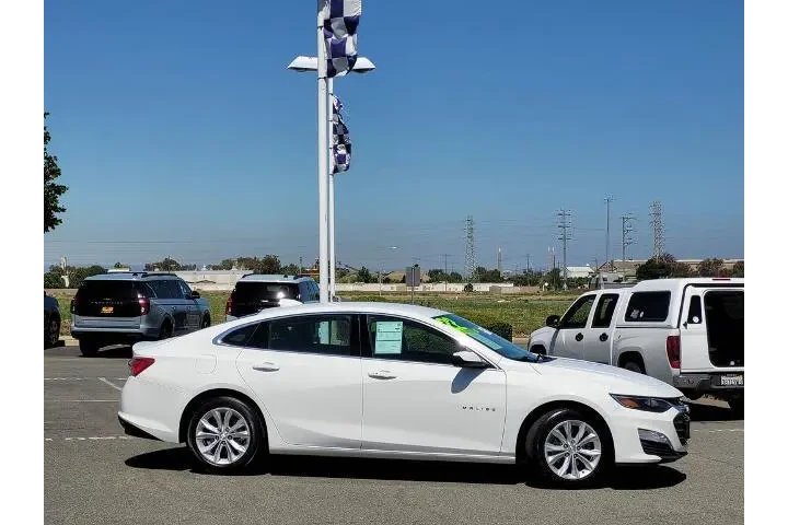 $16300 : Chevrolet Malibu 2022 LT 4dr image 3