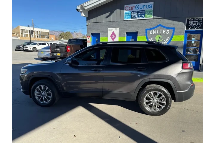 2019 Cherokee Latitude Plus 4 image 8