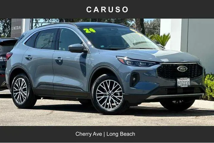 $29975 : Ford Escape Plug-In Hybrid 2 image 1