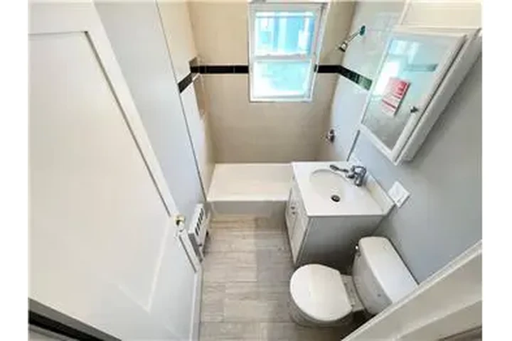 $3600 : Rental property with 3 bedro image 8