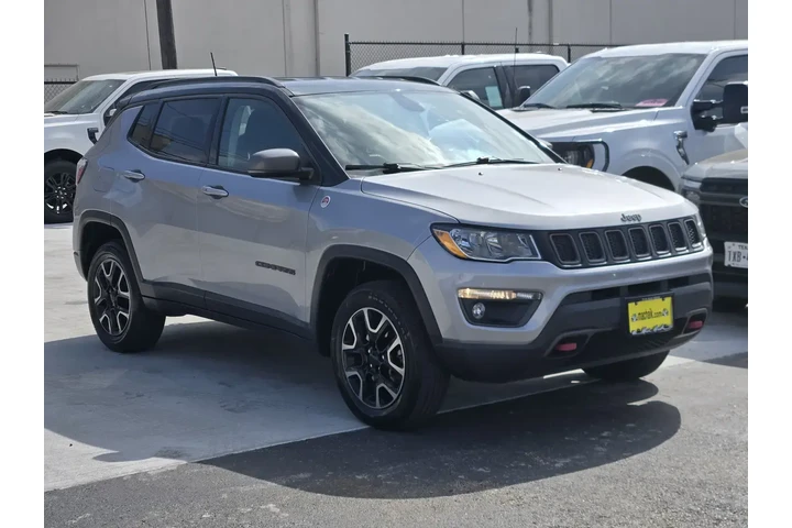 $14391 : Jeep Compass 2019 4x4 Trailh image 3