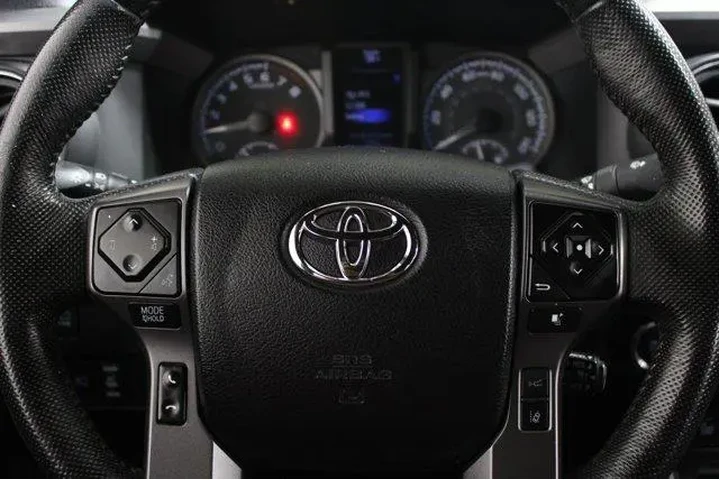 $39942 : Toyota Tacoma 2022 4x4 TRD O image 9