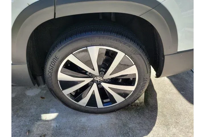 $21777 : Volkswagen Taos 2024 SE 4dr image 5