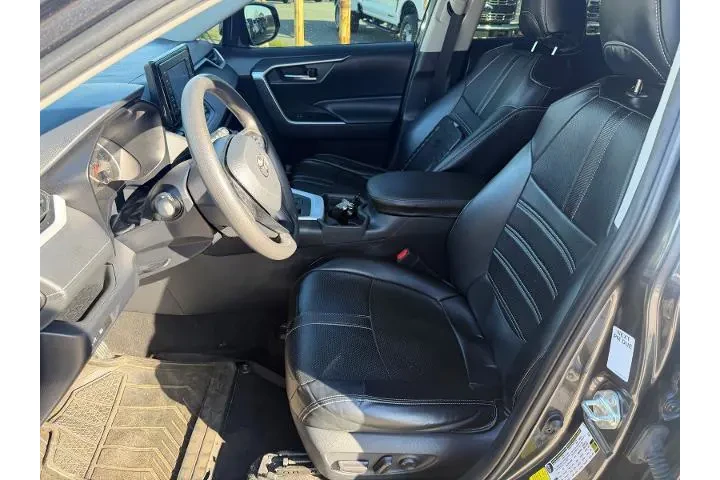 $21500 : Toyota RAV4 2020 XLE 4dr SUV image 10