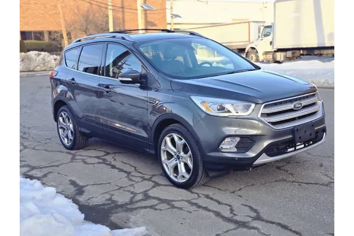 $8500 : 2019 Escape Titanium image 3