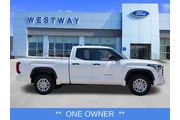 $35999 : Toyota Tundra 2024 4x4 SR5 4 thumbnail