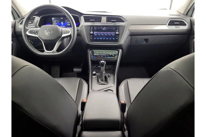 $21998 : Volkswagen Tiguan 2022 SE 4d image 9