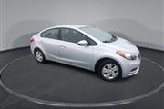 $9500 : PRE-OWNED 2016 KIA FORTE LX thumbnail