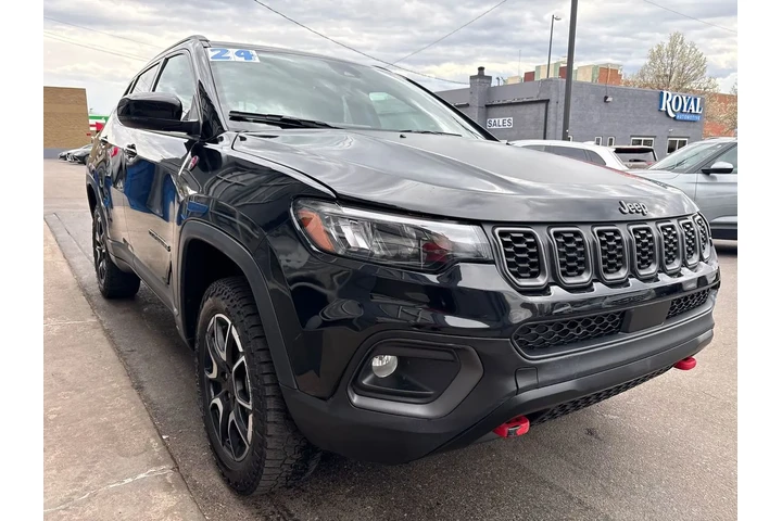 $24995 : 2024 Compass Trailhawk 4x4 image 2
