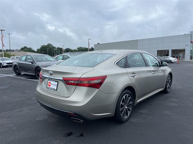 $17690 : PRE-OWNED 2016 TOYOTA AVALON image 7