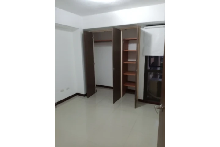 $750 : APTO EN ALQUILER AV LIBERTADOR image 7