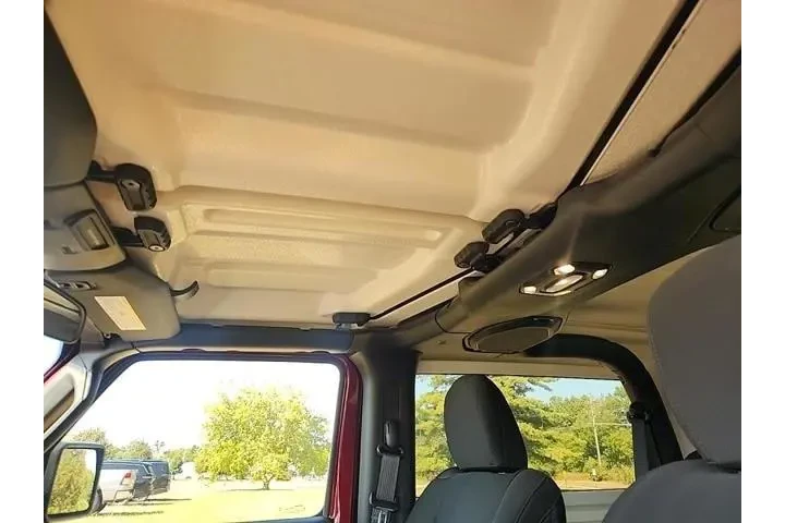 $25740 : Jeep Wrangler 2021 4x4 Sport image 4