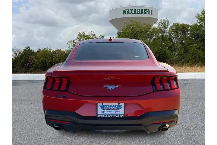 $27837 : Ford Mustang 2024 EcoBoost 2 image 4