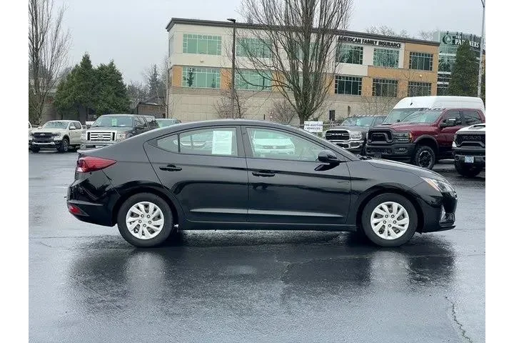 $13995 : Hyundai ELANTRA 2019 SE 4dr image 2