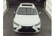 $35890 : Lexus ES 300h 2023 F SPORT D thumbnail