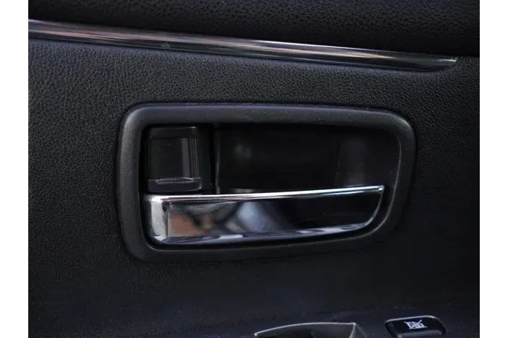 $11290 : Mitsubishi Outlander Sport 2 image 8