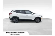 $21915 : Kia Seltos 2024 AWD LX 4dr S thumbnail