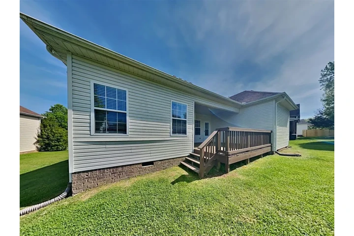 $2501 : Spacious & Modern 3-Bedroom image 1