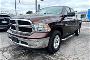 2015 RAM 1500 4WD Crew Cab 14 en Tampa