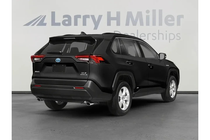 Toyota RAV4 Hybrid 2021 AWD image 2