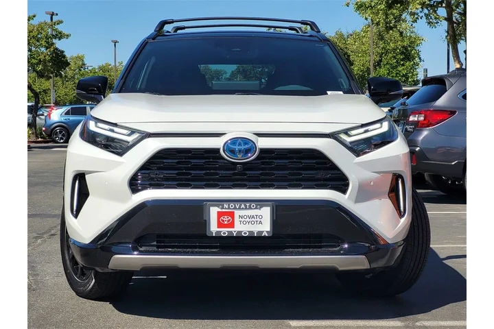 $43999 : Gold Certified2024 RAV4 Hybri image 2