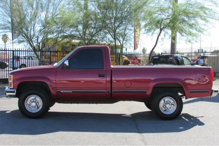 $8995 : 1990 C/K 2500 Series K2500 Sc image 4