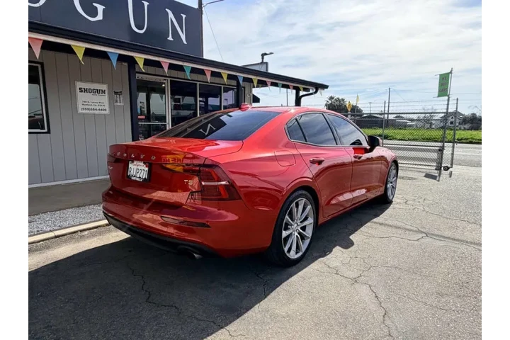 $18995 : 2019 S60 T5 Momentum image 5