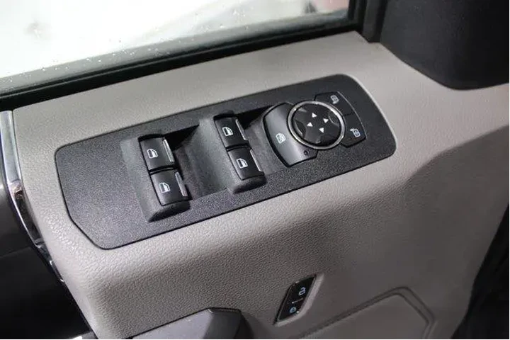 $26955 : Ford F-150 2019 4x4 Platinum image 7