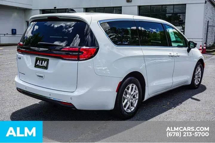 $24720 : Chrysler Pacifica 2024 Touri image 6