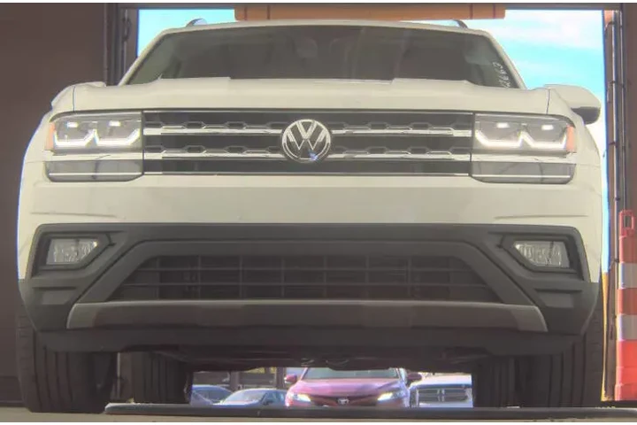 2019 Atlas V6 SE 4Motion image 1