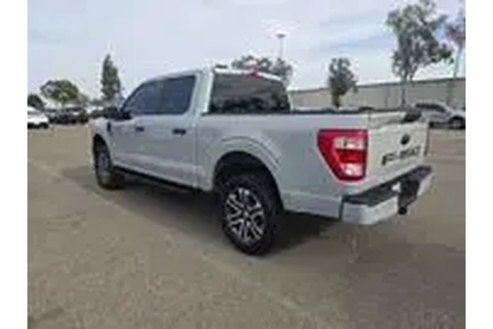$39950 : Ford F-150 2023 4x4 XLT 4dr image 6