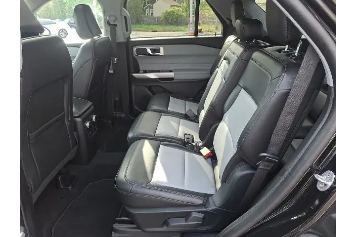 $33698 : Ford Explorer 2023 AWD XLT 4 image 10