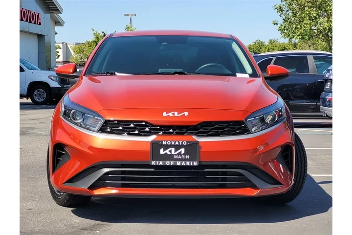 $16299 : 2022 Forte LXS image 2