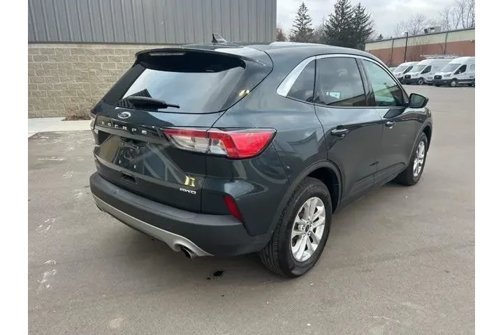 $19938 : Ford Escape 2022 AWD SE 4dr image 5