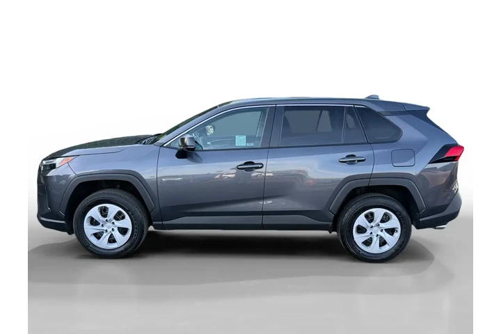 $27100 : Toyota RAV4 2024 AWD LE 4dr image 2