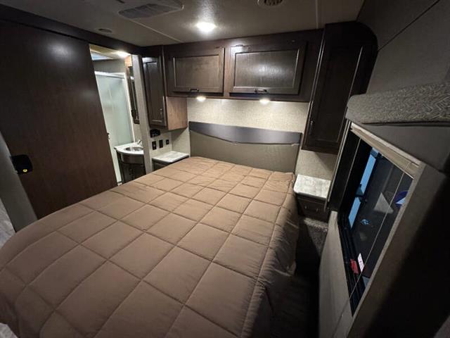 $69999 : 2020 Thor Motor Coach ACE 30.2 image 10