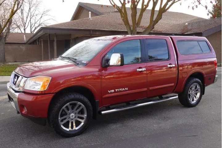 $13570 : 2013 Titan SL image 5