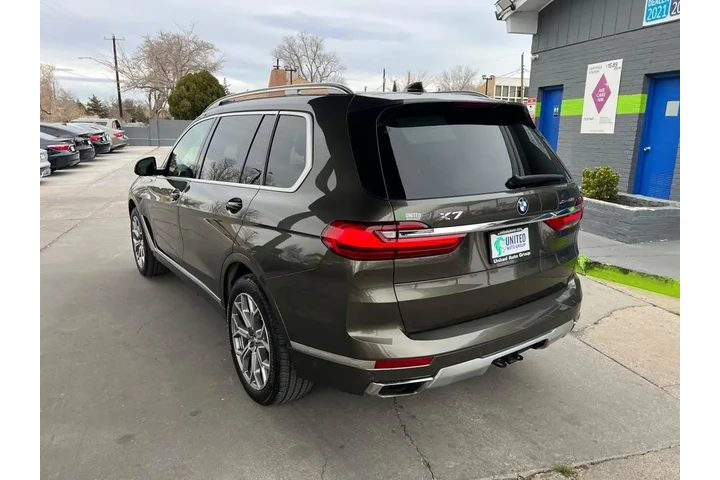 2020 BMW X7 image 7