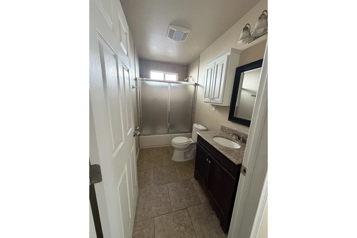 $925 : Renta de Cuarto con baño image 2