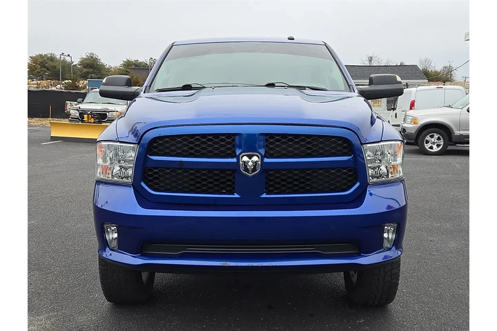 2017 RAM 1500 Tradesman Crew image 2