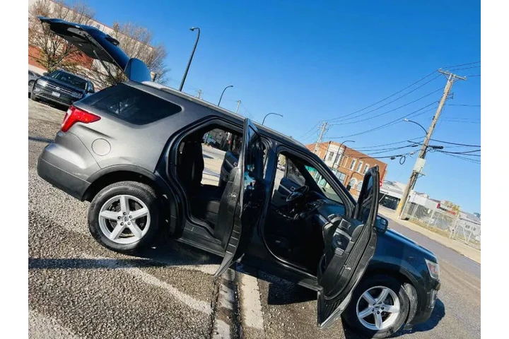 $11500 : 2017 Explorer XLT image 8