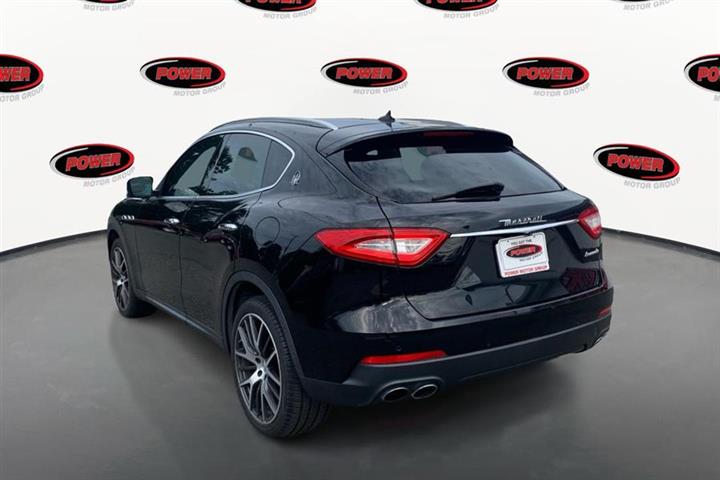 $25995 : Used 2017 Levante S 3.0L for image 7