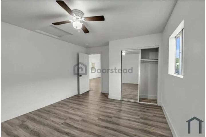 $2600 : CASA DE RENTA ! image 9