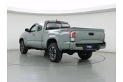 $32998 : Toyota Tacoma 2022 4x4 TRD S thumbnail