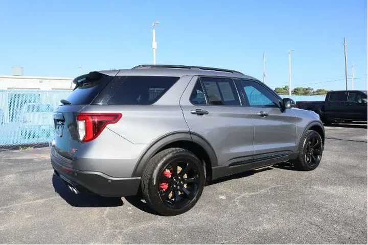 $28362 : Ford Explorer 2021 AWD ST 4d image 10