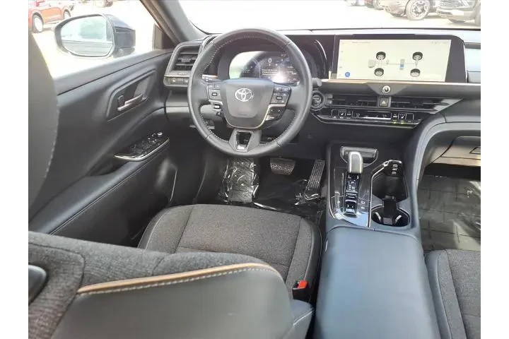 $32988 : Toyota Crown 2024 AWD XLE 4d image 4