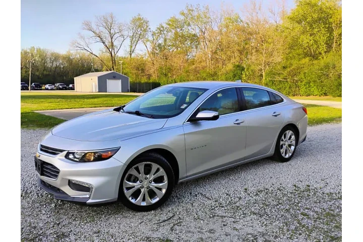 $10997 : 2017 Malibu Premier image 4